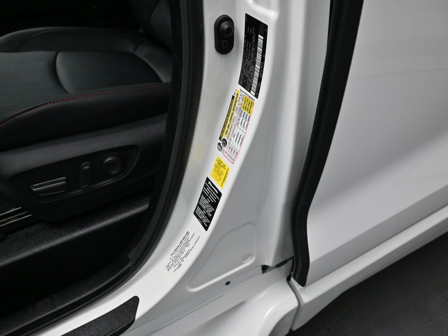 New 2025 Toyota Sienna Hybrid XSE Sport - BraunAbility Side Entry Entry Fold Out Automatic Ramp