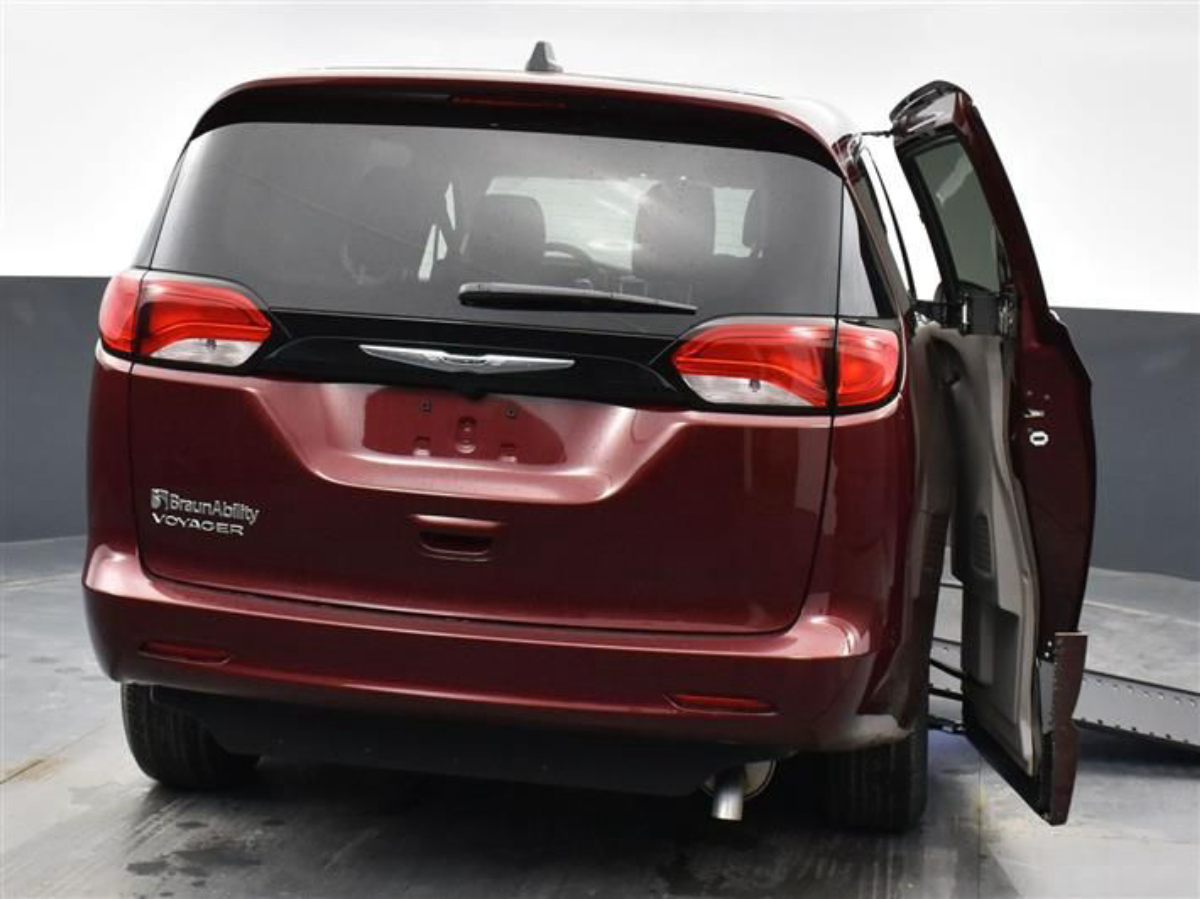 2023 CHRYSLER VOYAGER - Image 7