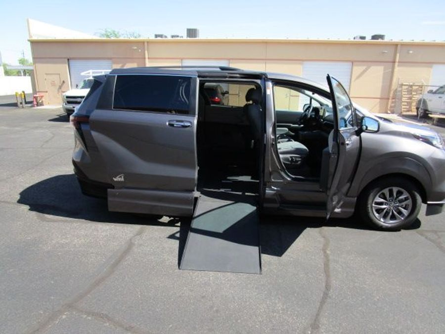 Used 2023 Toyota Sienna Hybrid XLE Base - VMI Side Entry Entry In Floor Automatic Ramp