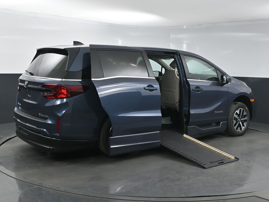 New 2026 Honda Odyssey EX-L - BraunAbility Side Entry Entry In Floor Automatic Ramp