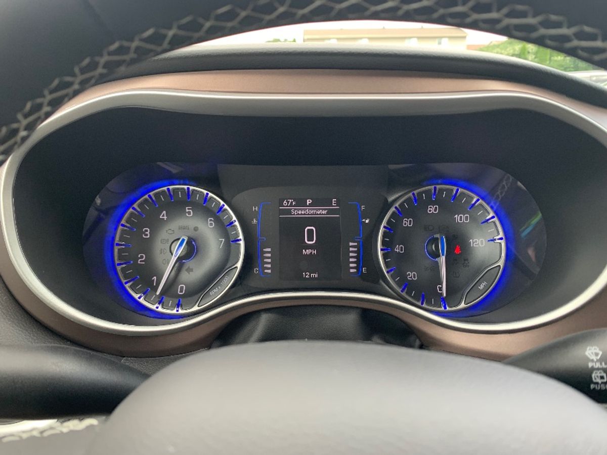 2024 CHRYSLER VOYAGER - Image 4