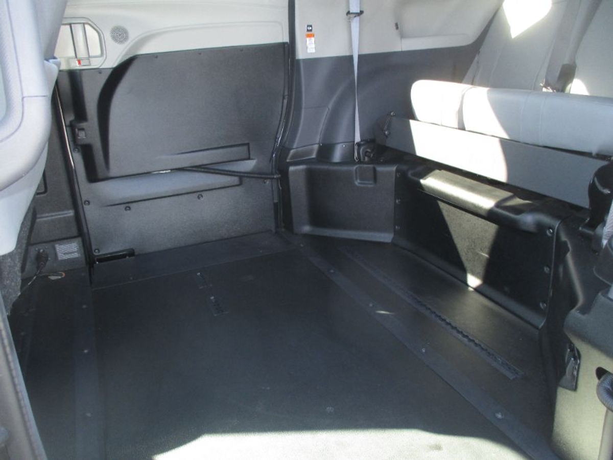 2024 TOYOTA SIENNA - Image 10