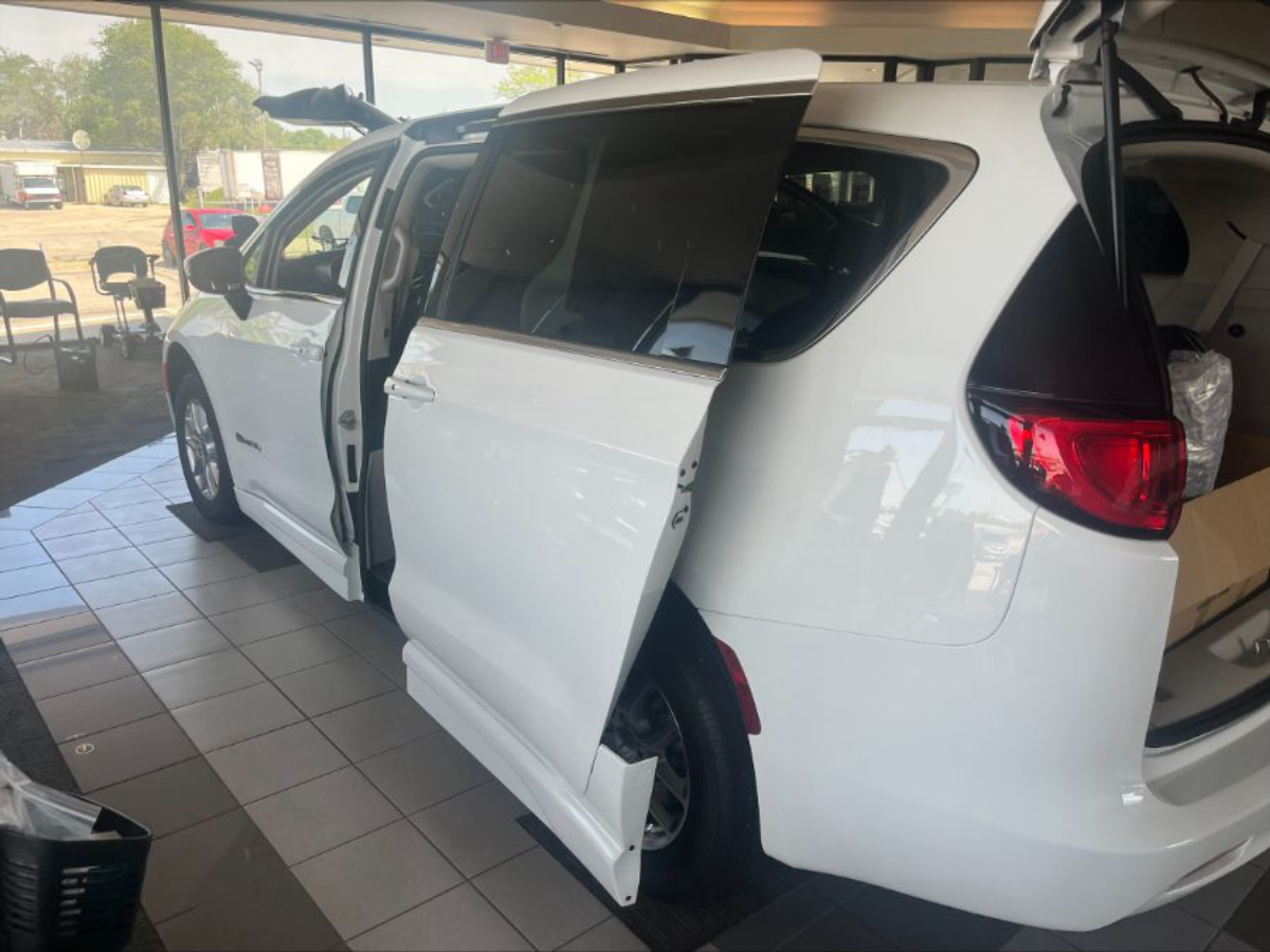 2022 CHRYSLER VOYAGER - Image 4