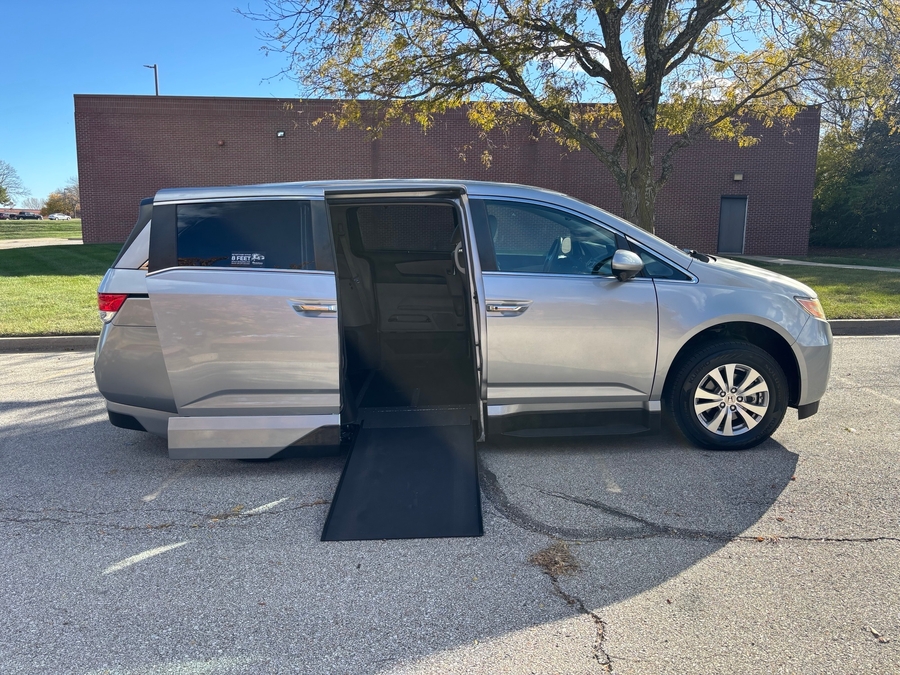 Used 2016 Honda Odyssey EX-L - VMI Side Entry Entry In Floor Automatic Ramp