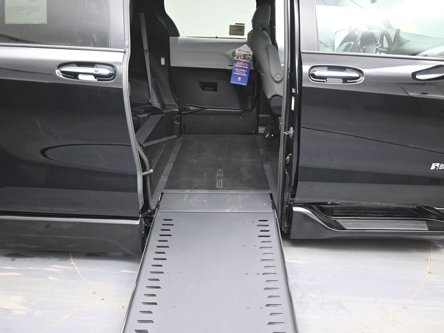 Black Toyota Sienna image number 11