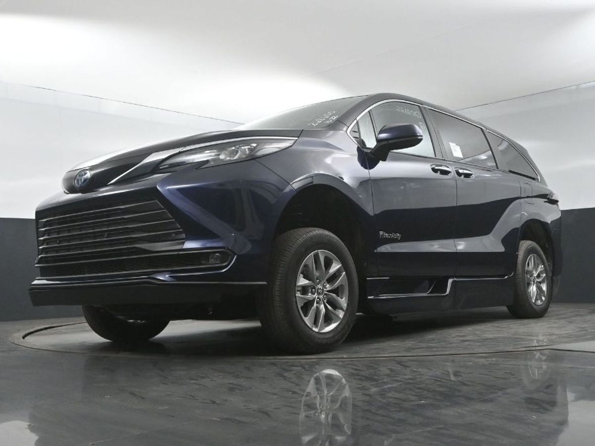 2025 TOYOTA SIENNA - Image 20