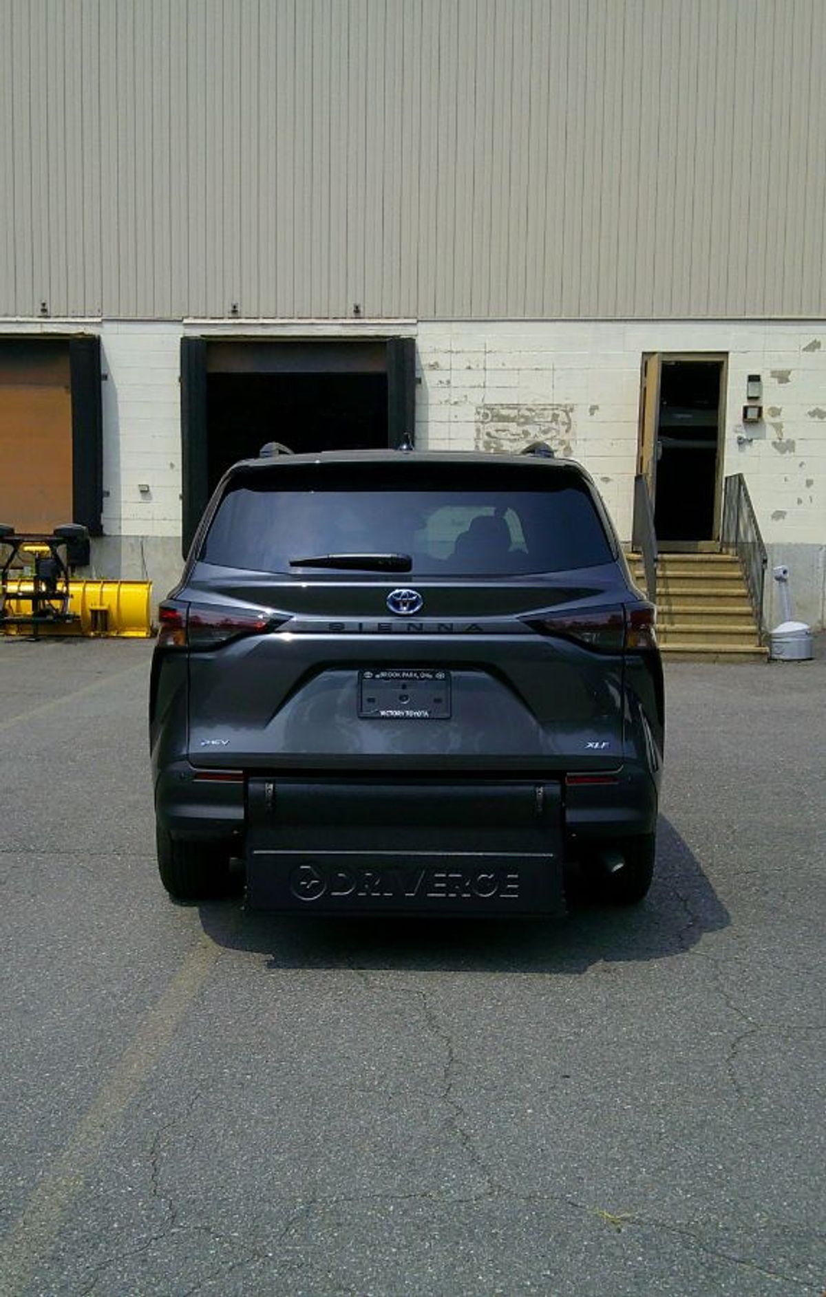 2025 TOYOTA SIENNA - Image 9