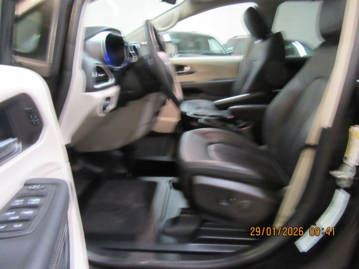 2024 CHRYSLER PACIFICA - Image 6