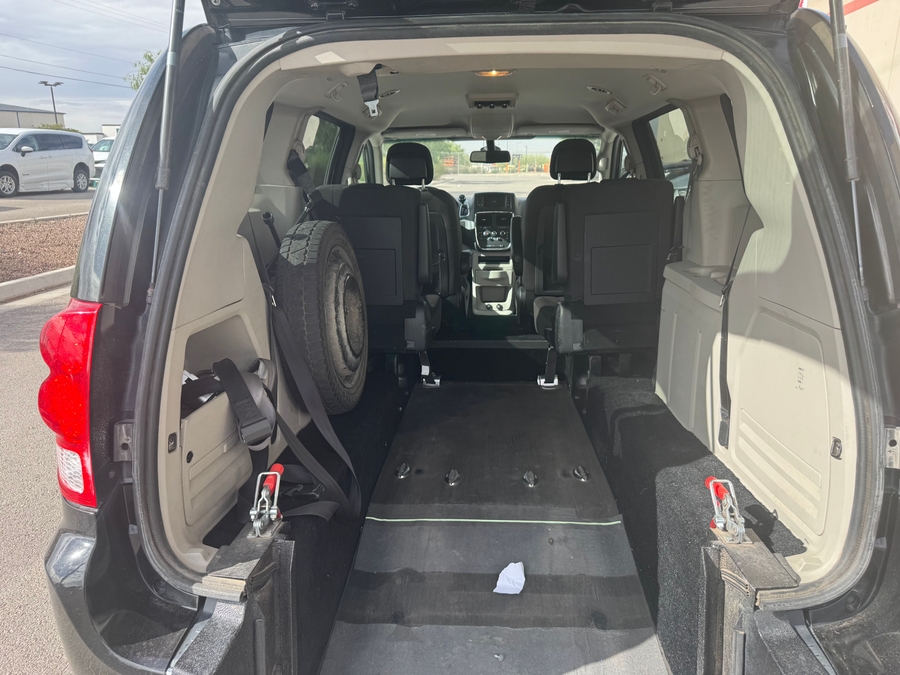 Used 2019 Dodge Grand Caravan SE - OTH Rear Entry Entry Fold Out Manual Ramp