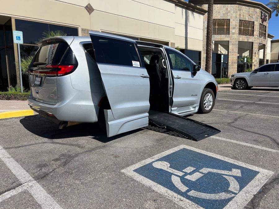 Used 2024 Chrysler Pacifica Touring L Plus - BraunAbility Side Entry Entry Fold Out Automatic Ramp