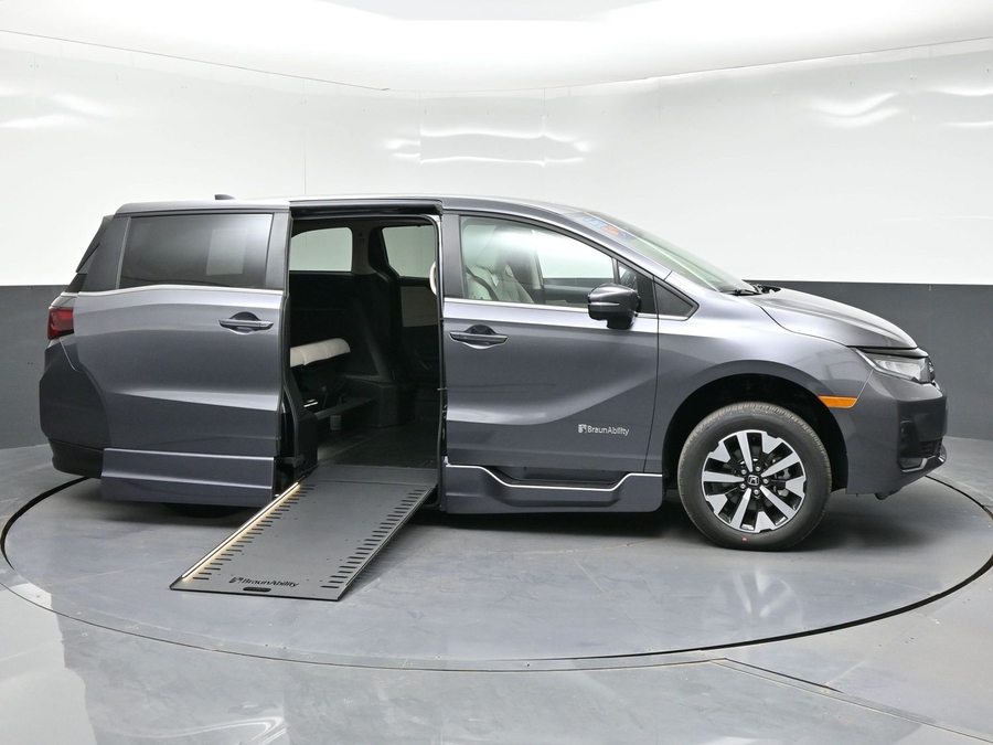 Grey Honda Odyssey image number 7