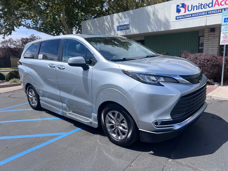 Used 2021 Toyota Sienna Hybrid XLE - VMI Side Entry In Floor Automatic Ramp