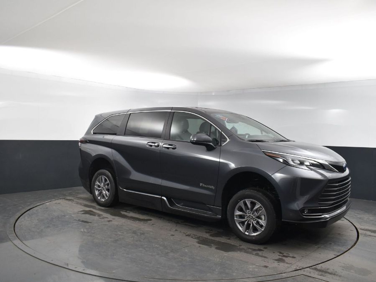 2025 TOYOTA SIENNA - Image 18