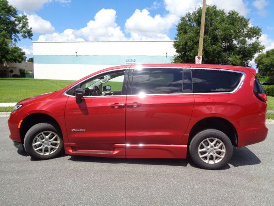 Used 2024 Chrysler Pacifica Touring L - BraunAbility Side Entry Entry In Floor Automatic Ramp
