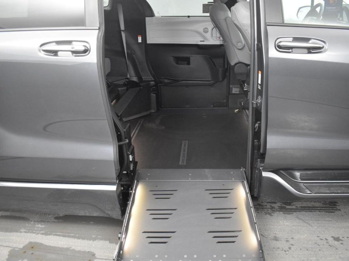 2025 TOYOTA SIENNA - Image 12