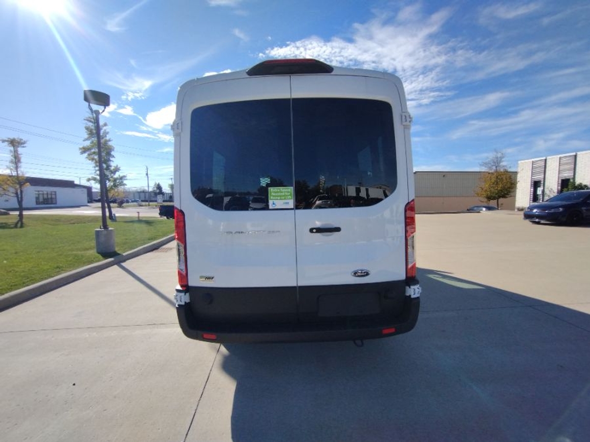 White Ford T350 image number 7