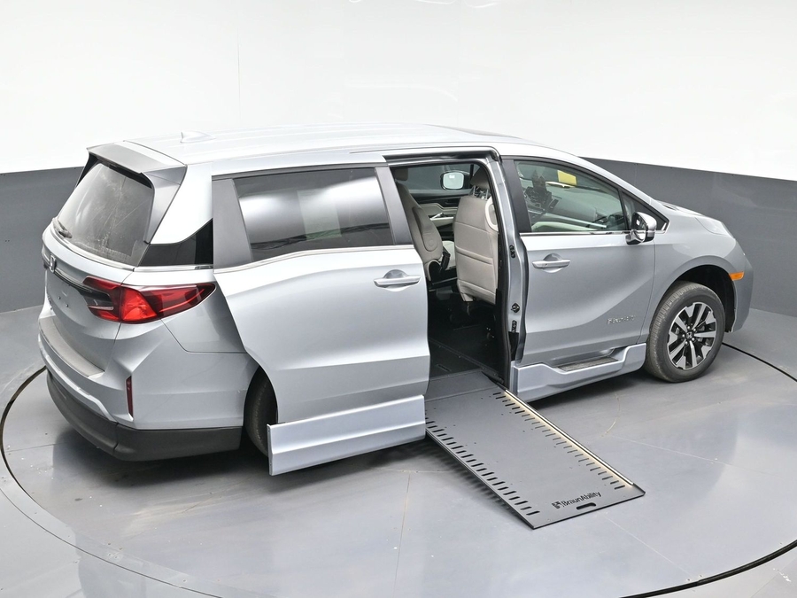 New 2026 Honda Odyssey EX-L - BraunAbility Side Entry Entry In Floor Automatic Ramp