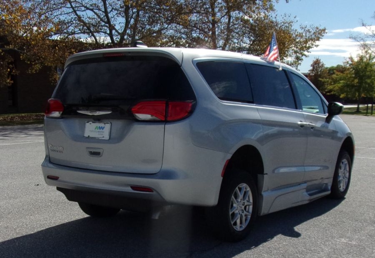 2023 CHRYSLER VOYAGER - Image 8