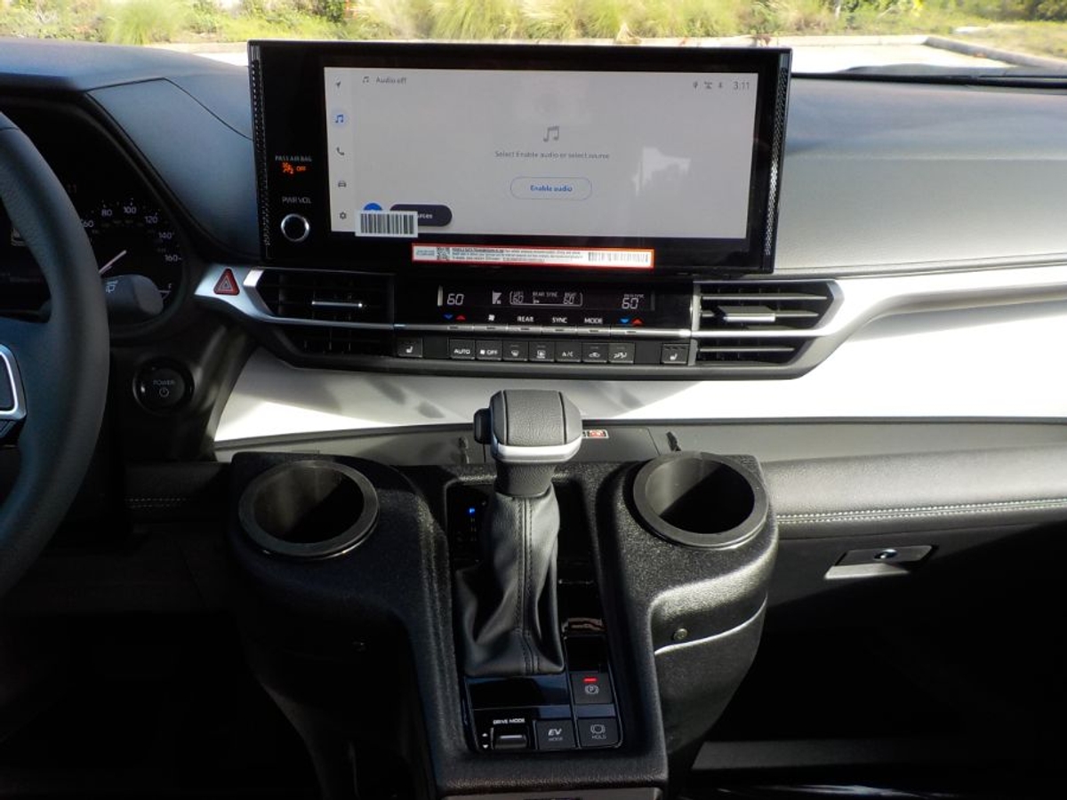 2025 TOYOTA SIENNA - Image 11