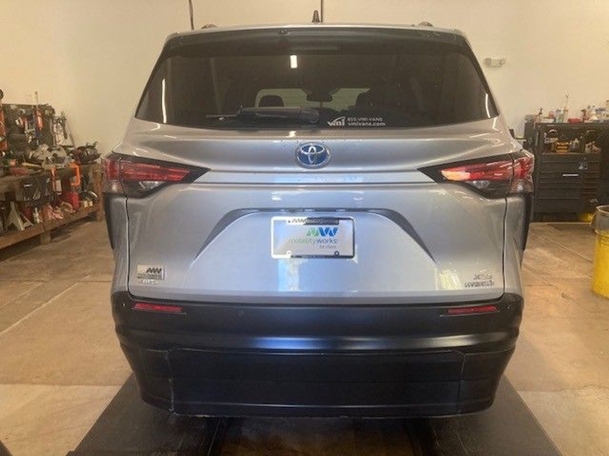 2022 TOYOTA SIENNA - Image 5