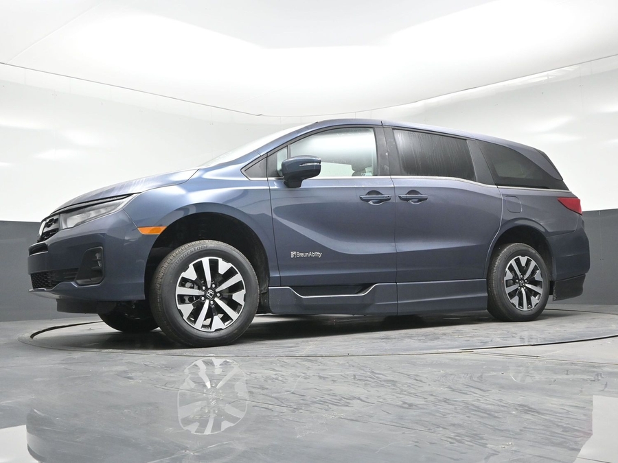 Blue Honda Odyssey image number 16