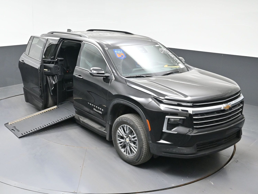 New 2026 Chevrolet Traverse 1LT - BraunAbility Side Entry In Floor Automatic Ramp