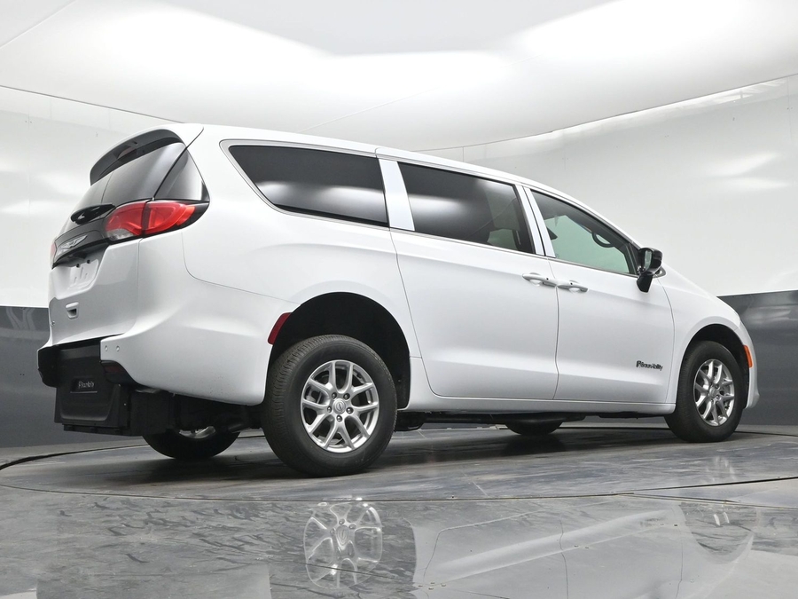 New 2026 Chrysler Voyager LX - BraunAbility Rear Entry Fold Out Manual Ramp