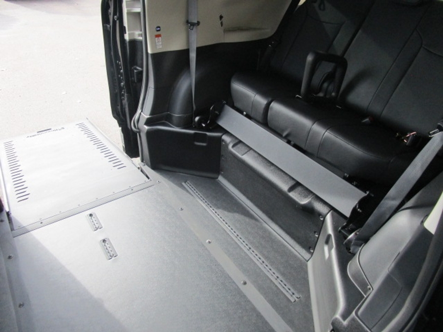 New 2025 Toyota Sienna Hybrid Platinum - BraunAbility Side Entry Entry In Floor Automatic Ramp