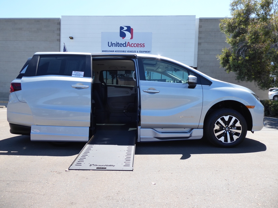 New 2026 Honda Odyssey EX-L - BraunAbility Side Entry In Floor Automatic Ramp