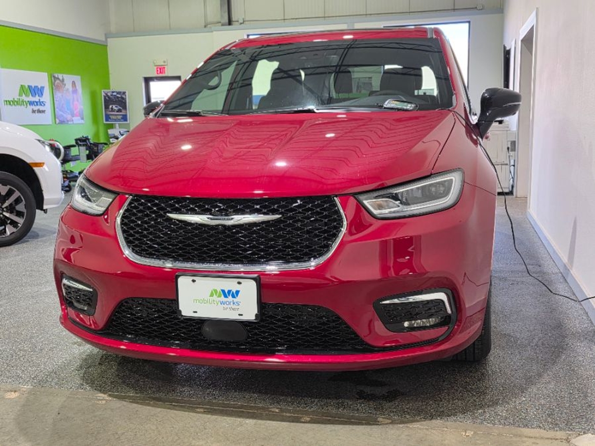 Red Chrysler Pacifica image number 2