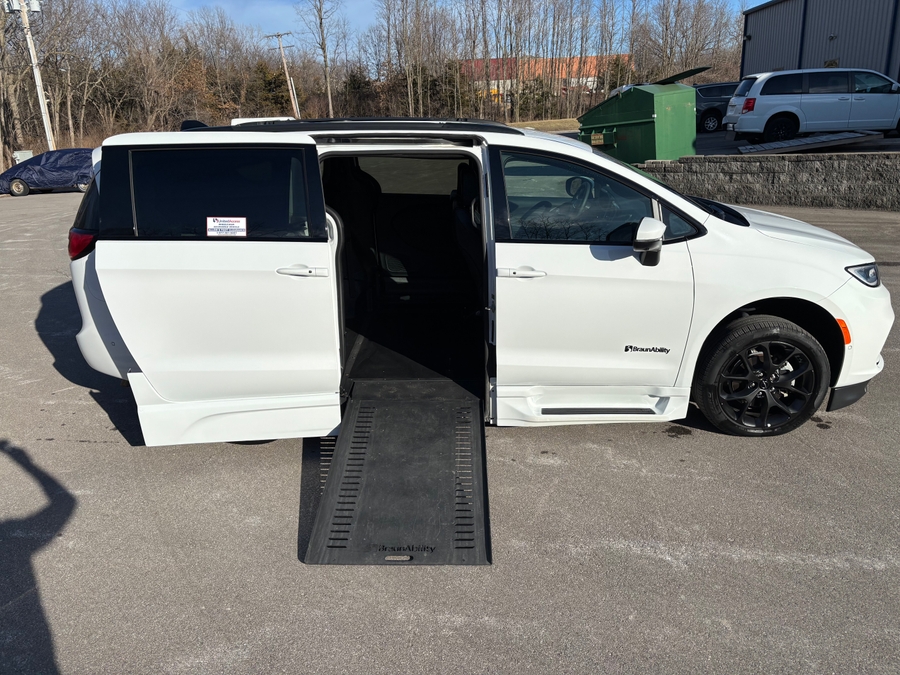 Used 2023 Chrysler Pacifica Touring L Sport - BraunAbility Side Entry Entry In Floor Automatic Ramp