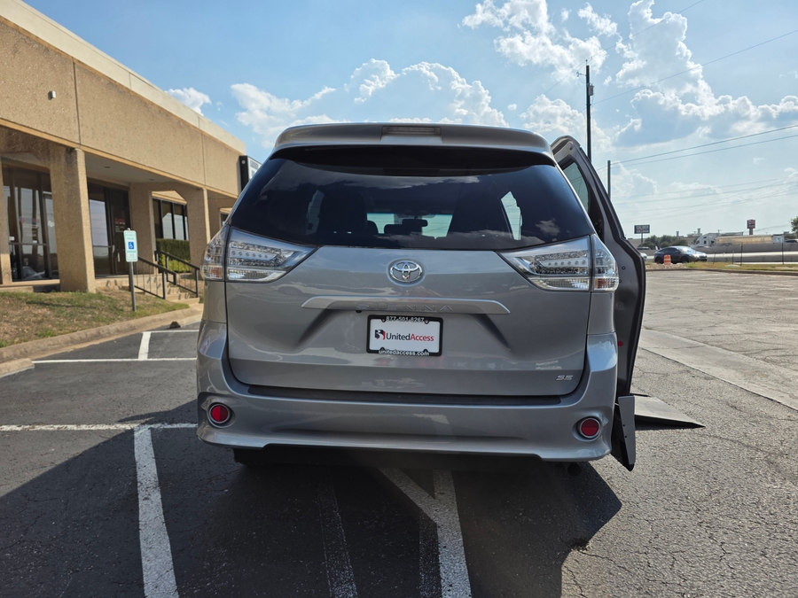 Used 2015 Toyota Sienna SE - VMI Side Entry Entry In Floor Automatic Ramp