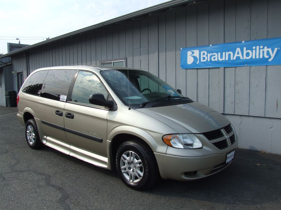 Used 2006 Dodge Grand Caravan SE - BraunAbility Side Entry Entry Fold Out Automatic Ramp