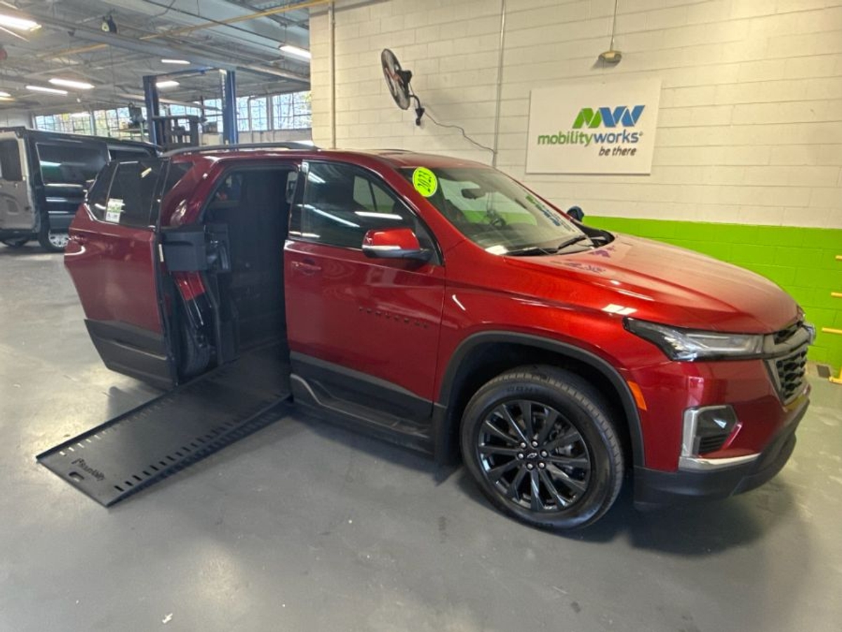 Red Chevrolet Traverse image number 2