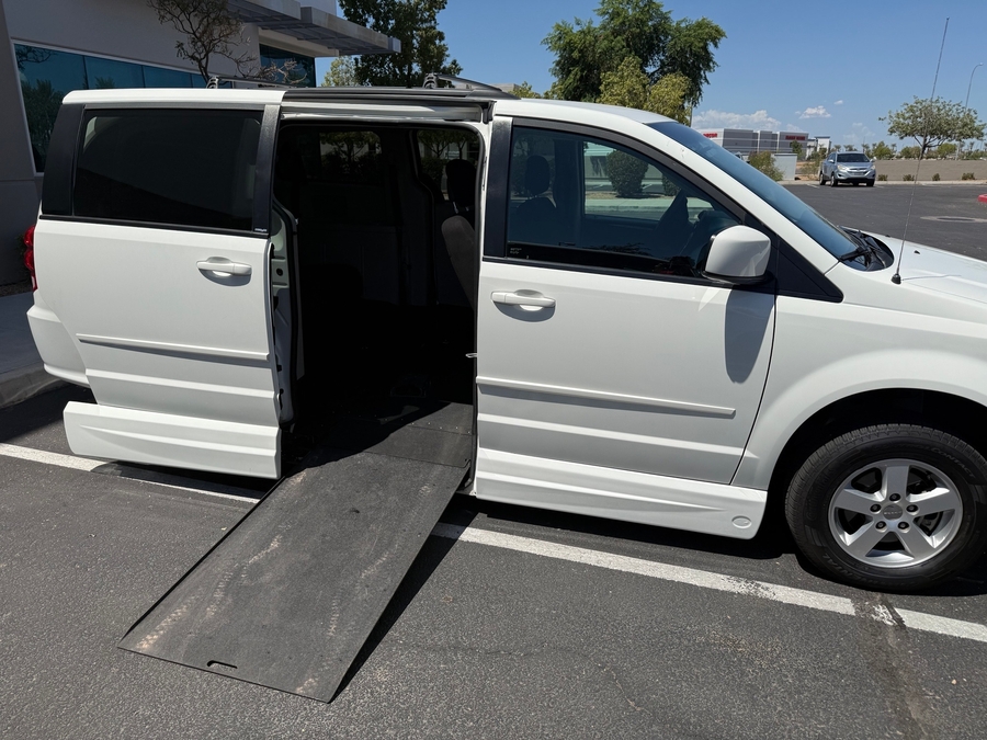 Used 2012 Dodge Grand Caravan SXT - VMI Side Entry In Floor Automatic Ramp
