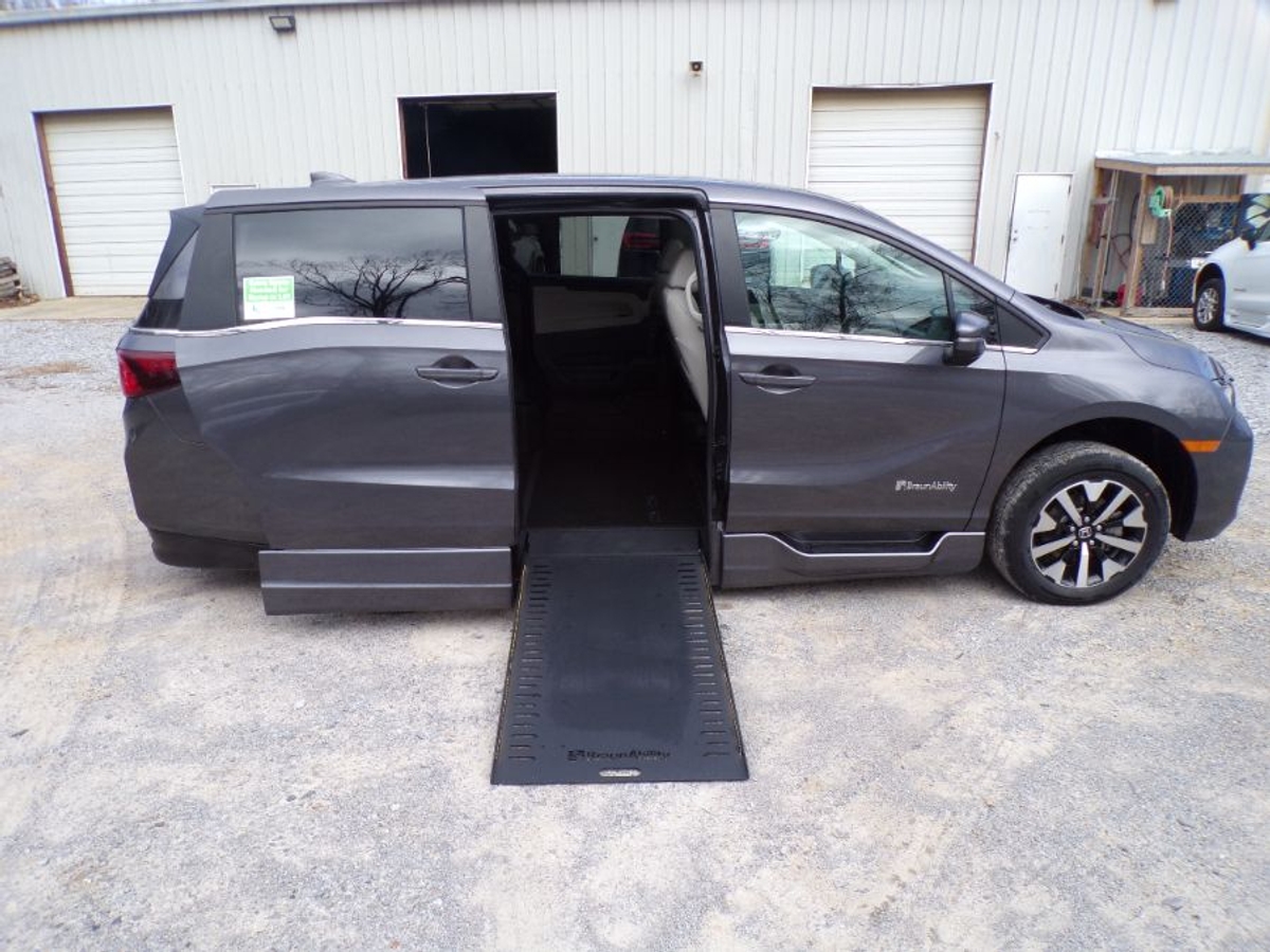 Grey Honda Odyssey with Side Entry Automatic In Floor ramp