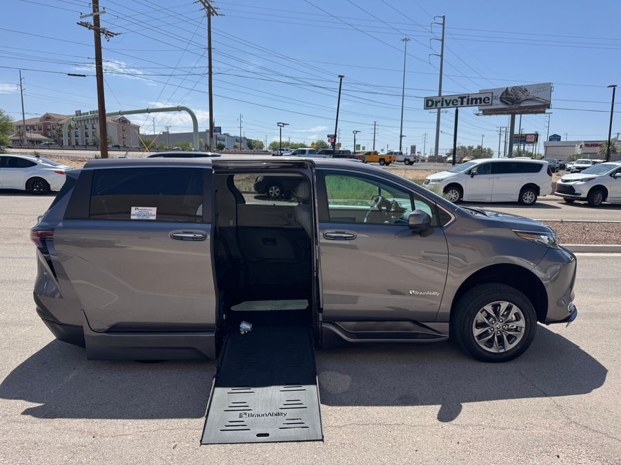 Used 2024 Toyota Sienna Hybrid XLE - BraunAbility Side Entry Entry Fold Out Automatic Ramp