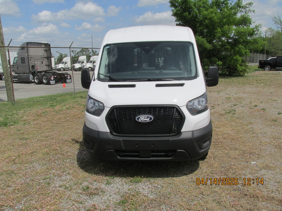 White Ford T350 image number 5