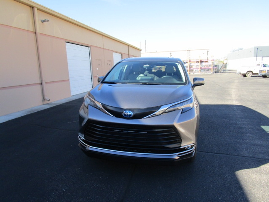 Used 2024 Toyota Sienna Hybrid XLE Base - BraunAbility Side Entry Entry In Floor Automatic Ramp