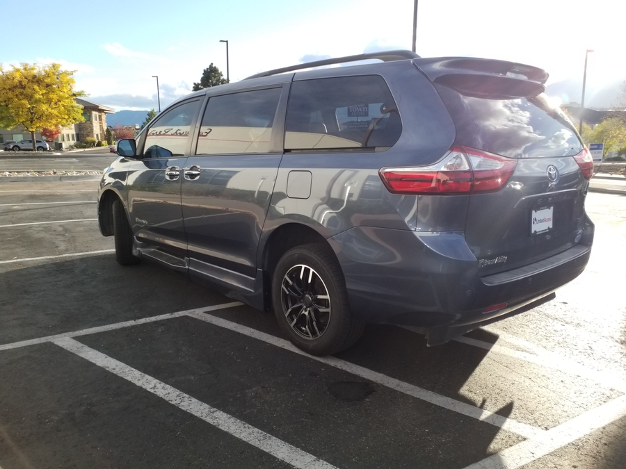 Used 2015 Toyota Sienna XLE - BraunAbility Side Entry In Floor Automatic Ramp