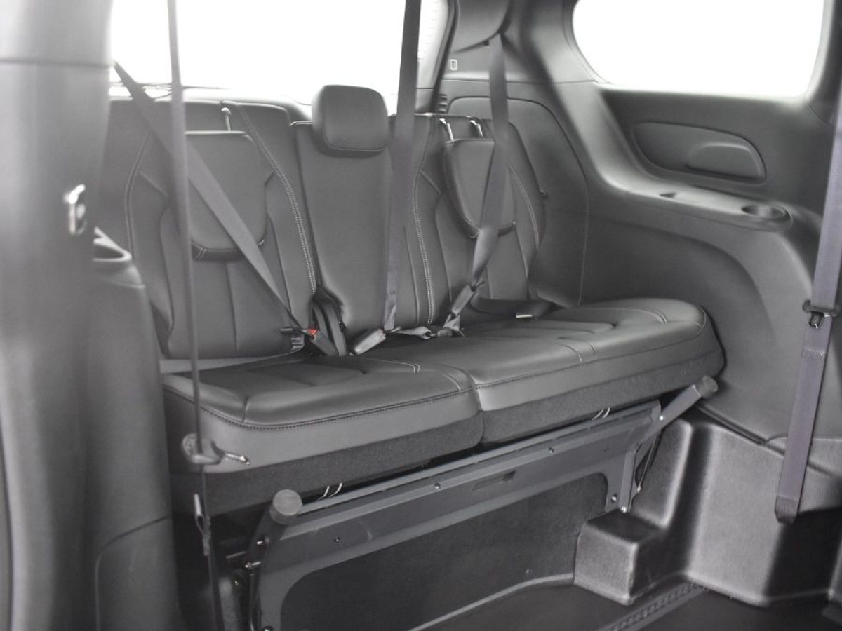 2025 CHRYSLER PACIFICA - Image 10