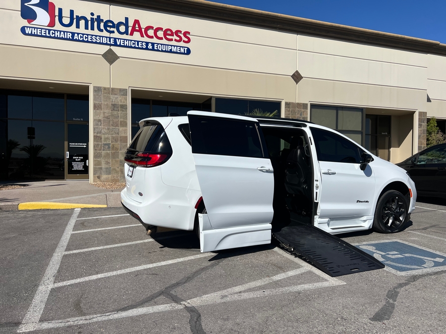Used 2024 Chrysler Pacifica Touring L - BraunAbility Side Entry Entry Fold Out Automatic Ramp