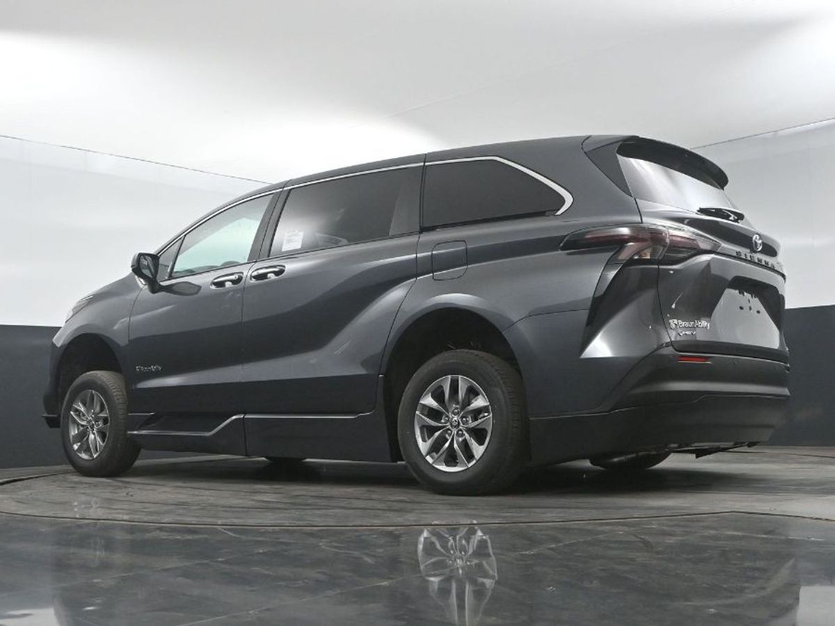 2025 TOYOTA SIENNA - Image 24