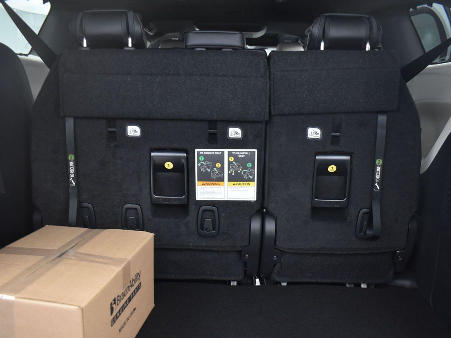 New 2025 Toyota Sienna Hybrid Platinum - BraunAbility Side Entry Entry In Floor Automatic Ramp
