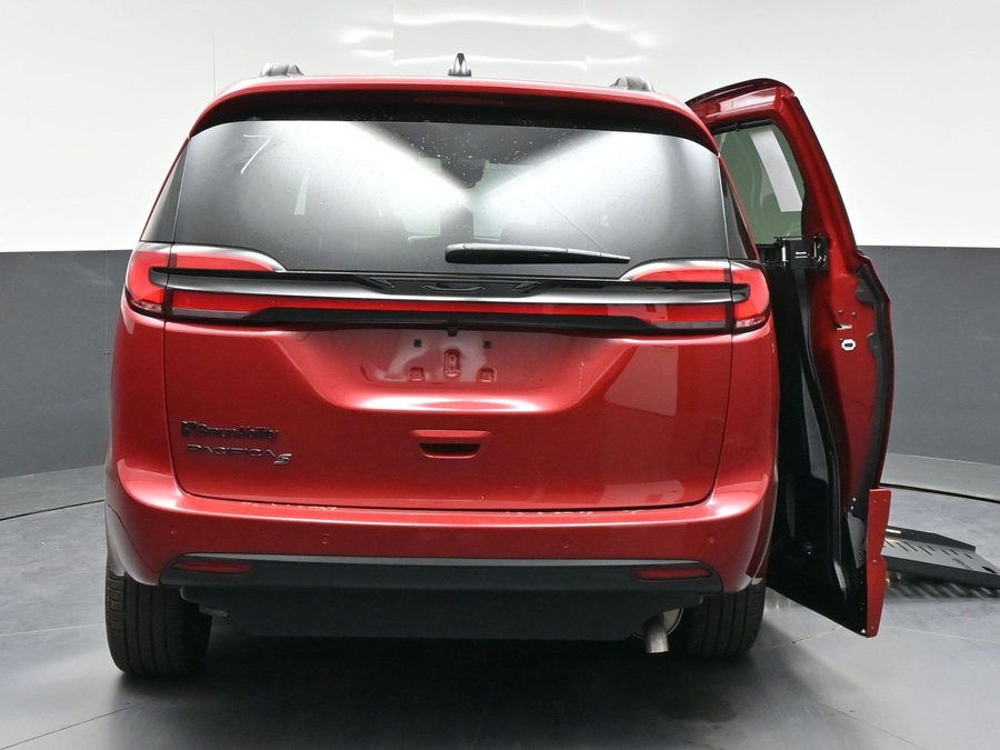 New 2027 Chrysler Pacifica Select Sport - BraunAbility Side Entry Fold Out Automatic Ramp