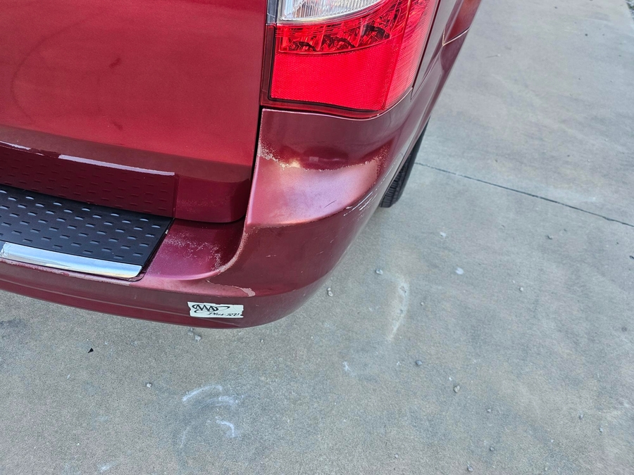  Chrysler Town and Country image number 6