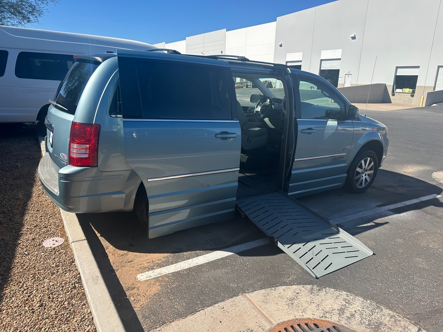 2009 Chrysler Town & Country Touring