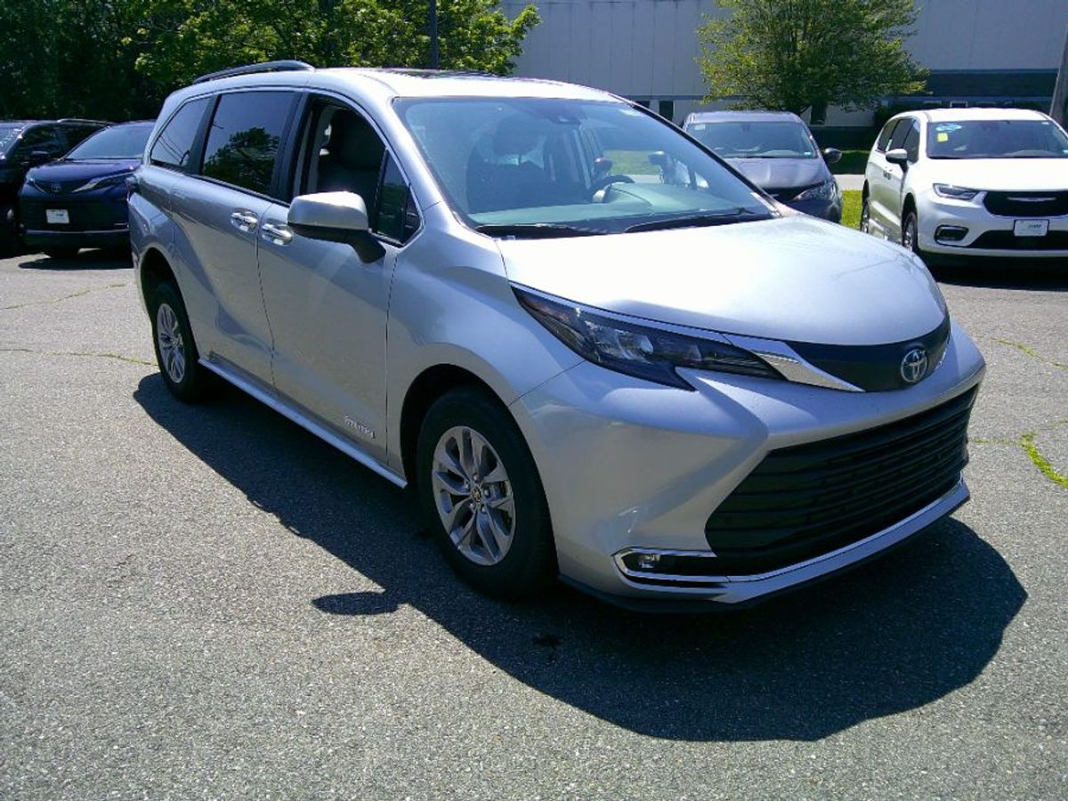 2024 TOYOTA SIENNA - Image 4
