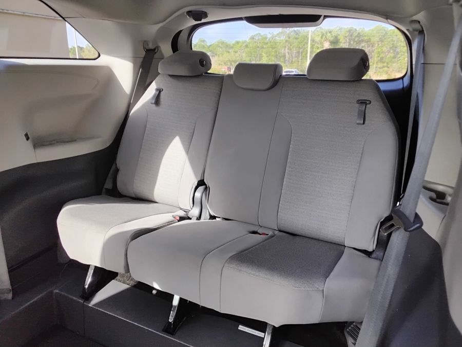 Black Toyota Sienna image number 12