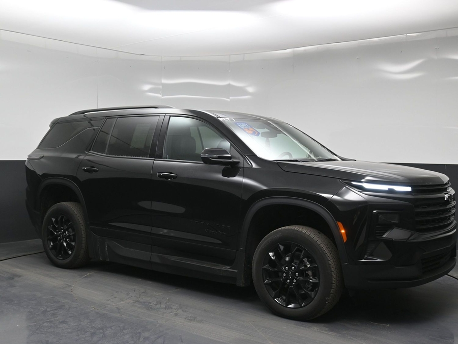 New 2025 Chevrolet Traverse 1LT Midnight - BraunAbility Side Entry Entry In Floor Automatic Ramp